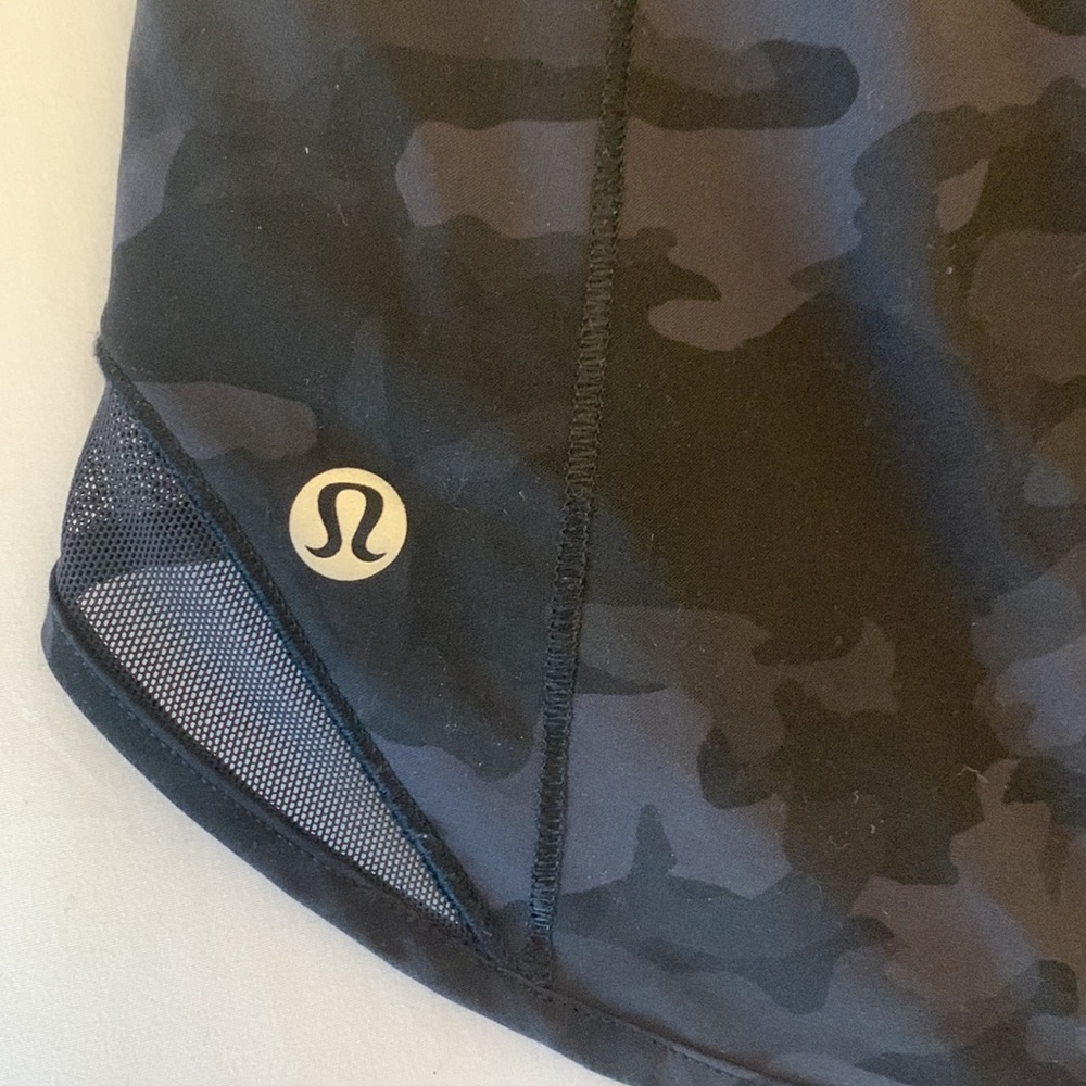 Black Camo LULULEMON Hottie Hot Shorts 4”